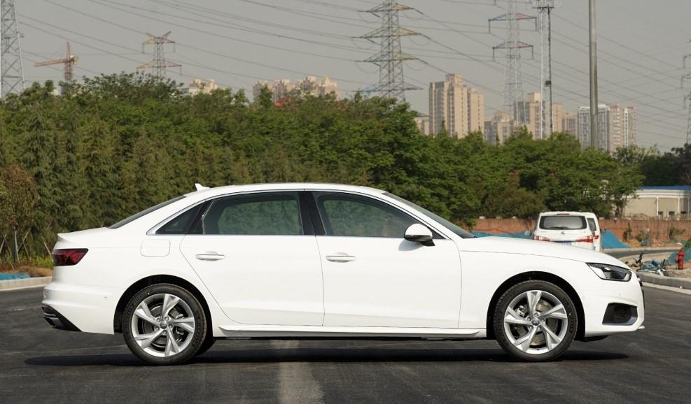 本田飞度：26岁，36岁，46岁能开上这四款车，那说明你已经非常成功了