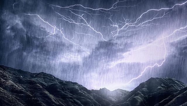 #印度#喜马拉雅山传来2声爆炸，印军称至少107人丧生，莫迪下令火速救援