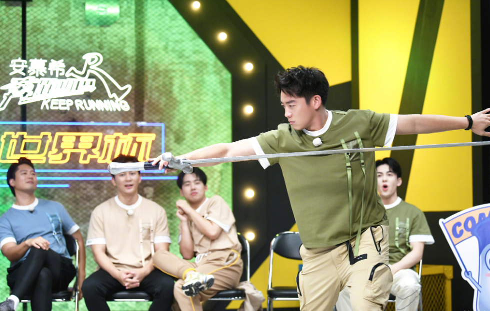 奔跑吧兄弟|《元气满满的哥哥》首播,嘉宾多而不乱,《奔跑吧》有对手了