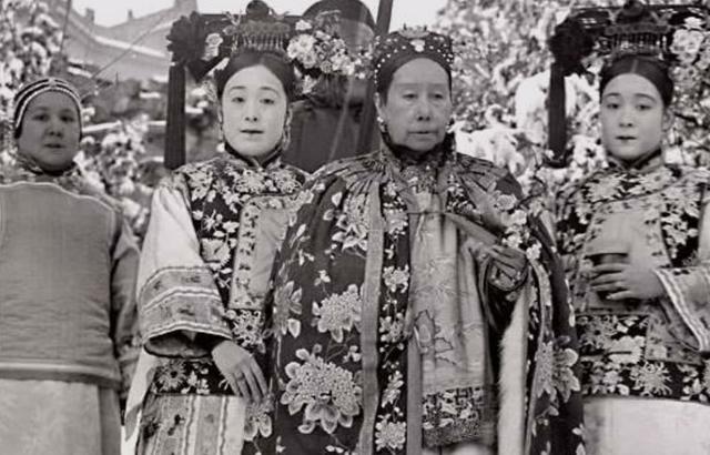 慈禧太后|为了让自己舒服,慈禧竟让太监用嘴干这事,真是令大吃一惊