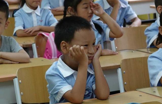 「教师」在普通班做\鸡头\，还是去重点班做\凤尾\？老教师说出了实情