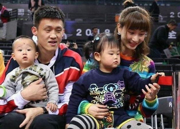 [广东男篮]会一边倒吗？易建联+周鹏双剑合璧！广东男篮VS山西男篮有3大看点