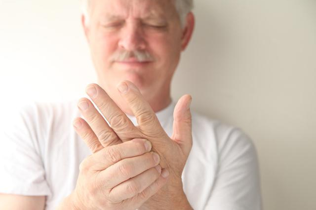 脑出血■脑出血不是突然到来,身体的七个信号,出现2个以上,尽早就医