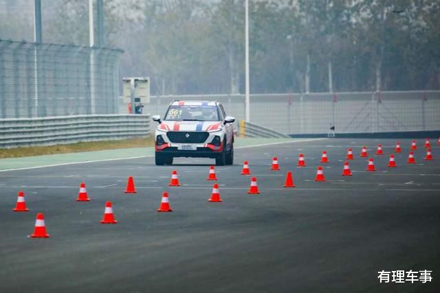 宝骏|\文武双全\的年轻座驾，智能不输豪华车，还拿下了CCPC大满贯