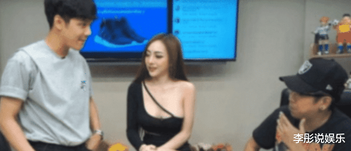 『综艺节目』泰国体育节目为提高收视率这“波”操作也是稳了,网友:女嘉宾真敢穿