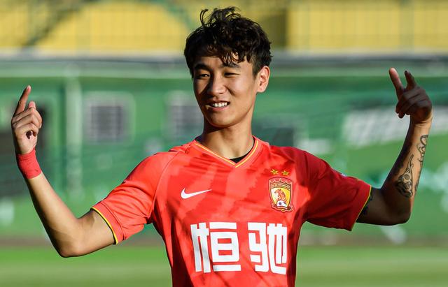 「里卡多·高拉特」1-1！中国足球晚上传来利好：25岁国脚大爆发9场狂轰11球