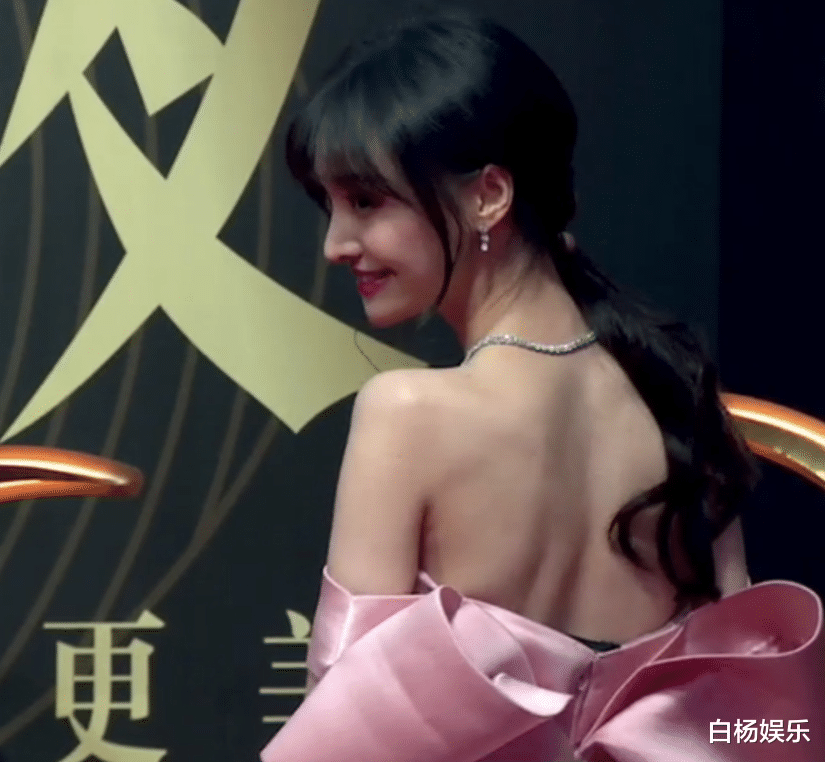 郑爽微博之夜生图曝光,失却美颜和精修,28岁的模样我爱了爱了