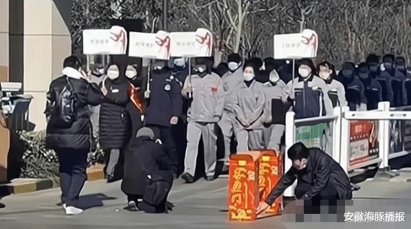 安徽海豚播报 苏州一小区引进日本物业，居民放鞭炮庆祝，网友：谁服务好就用谁