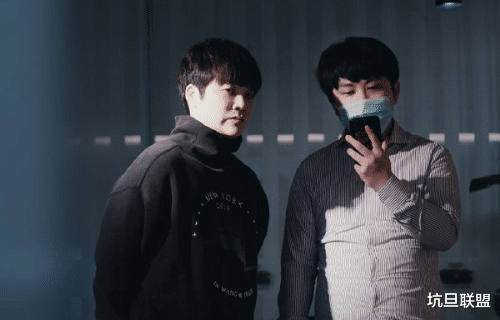 RNG▲RNG最后BP看懵阿布,官总直言侮辱智商,Mata把LangX当成了Theshy