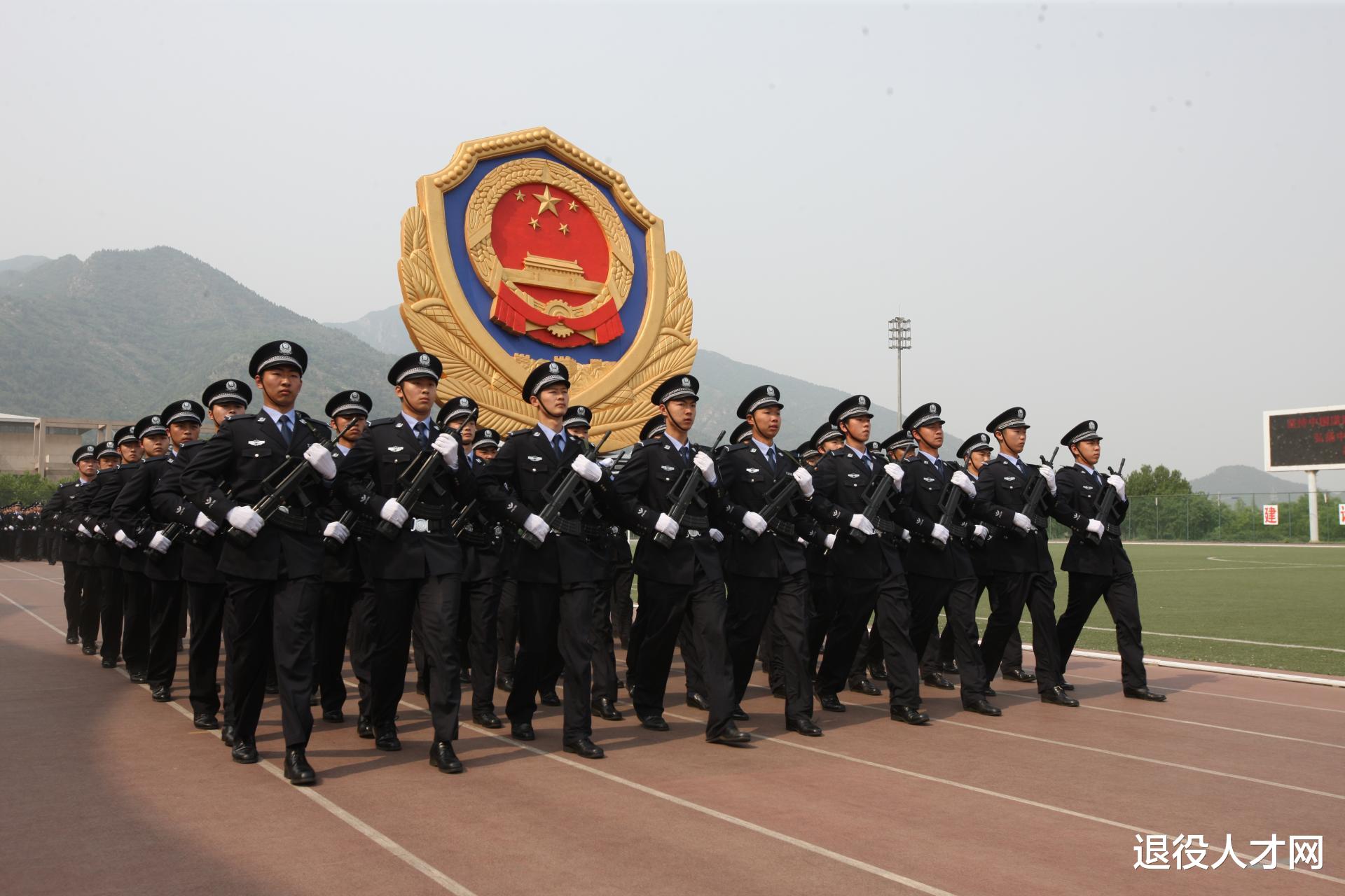 辅警▲退役军人如何能够成为警察？只能抓住机会