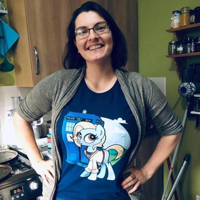 冰川思想库|英国女子2.5英镑买回一块青苔水泥块，网友：感觉错过了一个亿