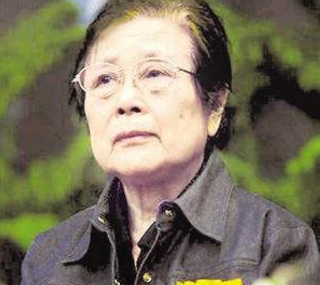谢晋|人性本恶 名导谢晋双亲自杀儿女痴傻 85岁逝世遭恶意诽谤“鞭尸”