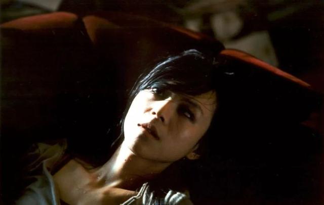 「张静初」“女版陈冠希”专睡导演20年遭正宫太太们封杀,现状如何?