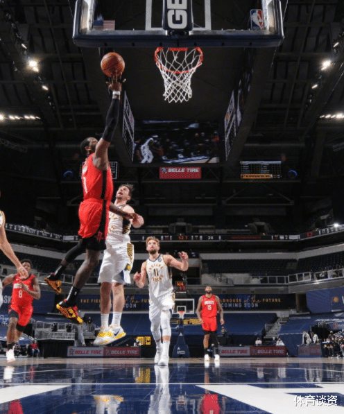 火箭队|2连败！火箭又输球，三后卫空砍63+11+16，哈登14中5库里成得分王