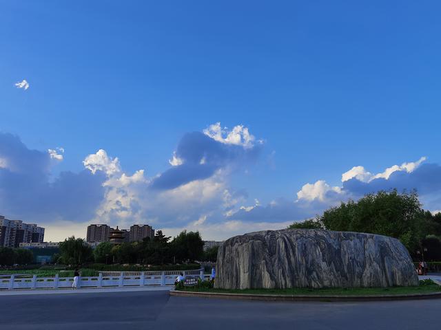 华为p40|华为P40降至4000元以内，超高人气让人一眼便认出