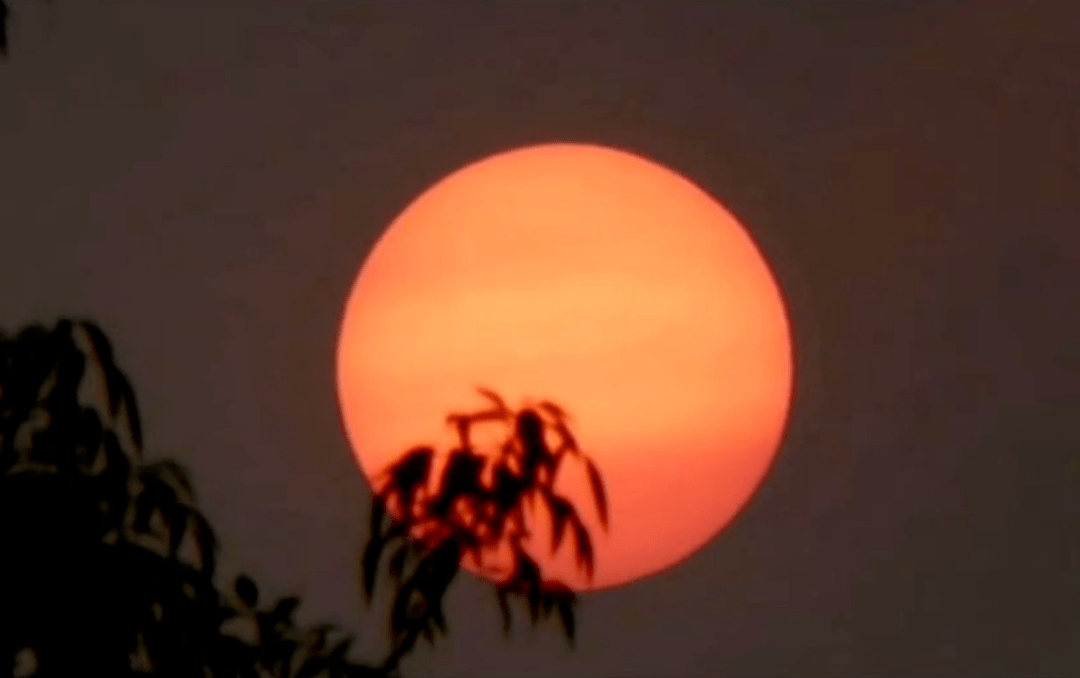 月亮|血月横空，月亮怎么了！