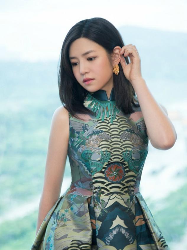 穿衣搭配@脸胖的女生千万不要穿这几种衣服，更加显脸大，还很没气质！