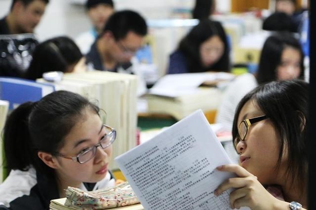 「教育局」教育局：高三毕业生高考后不能再复读，考砸的考生还有前途可言吗