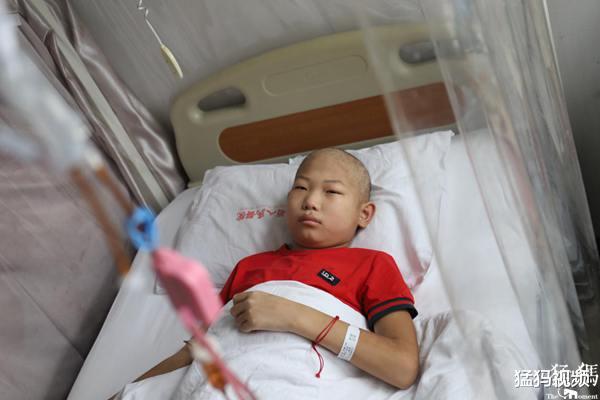 猛犸视频|单亲娃患癌,12岁姐姐捡烂菜叶吃:已经没有妈妈,不能再没弟弟