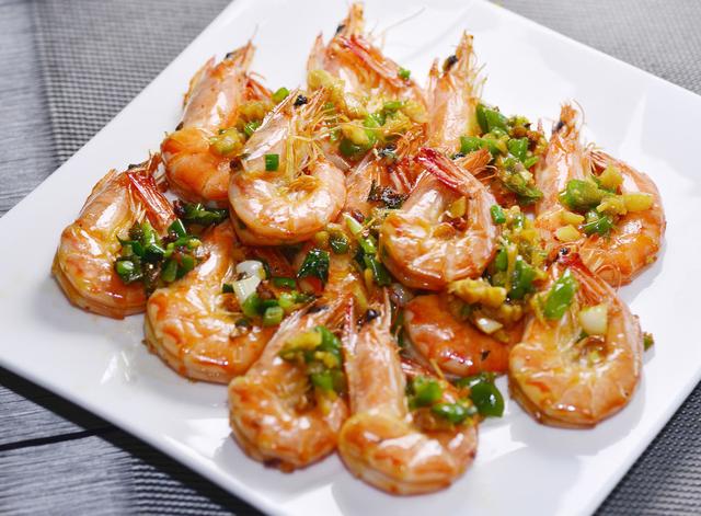 【油焖大虾】油焖大虾，香甜美味，下酒又下饭，油而不腻家常菜，老少都喜欢