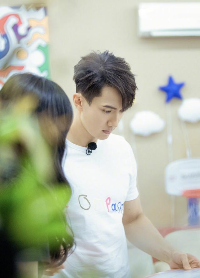 吴尊■吴尊与妻子林丽吟16岁合照曝光：将生活过成偶像剧才是真男神！