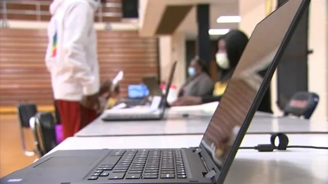 华为|为打压中国，美国搞华为，禁APP，不料中方还未出手，报应已到来