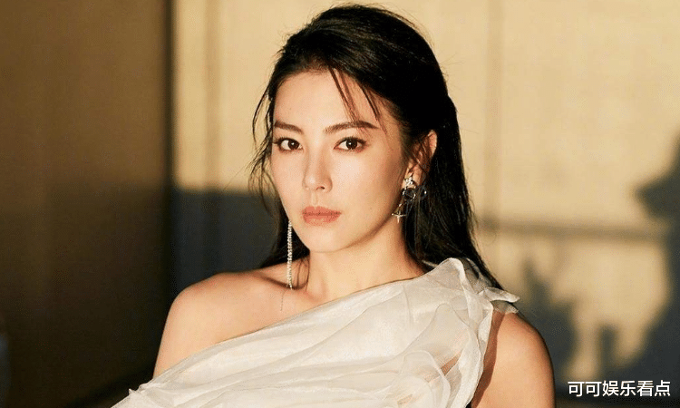 张雨绮|张雨绮生娃后再度发育,凭乘风破浪再火一把,不愧是大号“水蜜桃”!