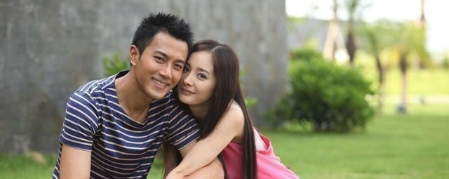 杨幂|杨幂女儿正面照曝光，颜值引发热议，网友：难怪妈妈不愿公开