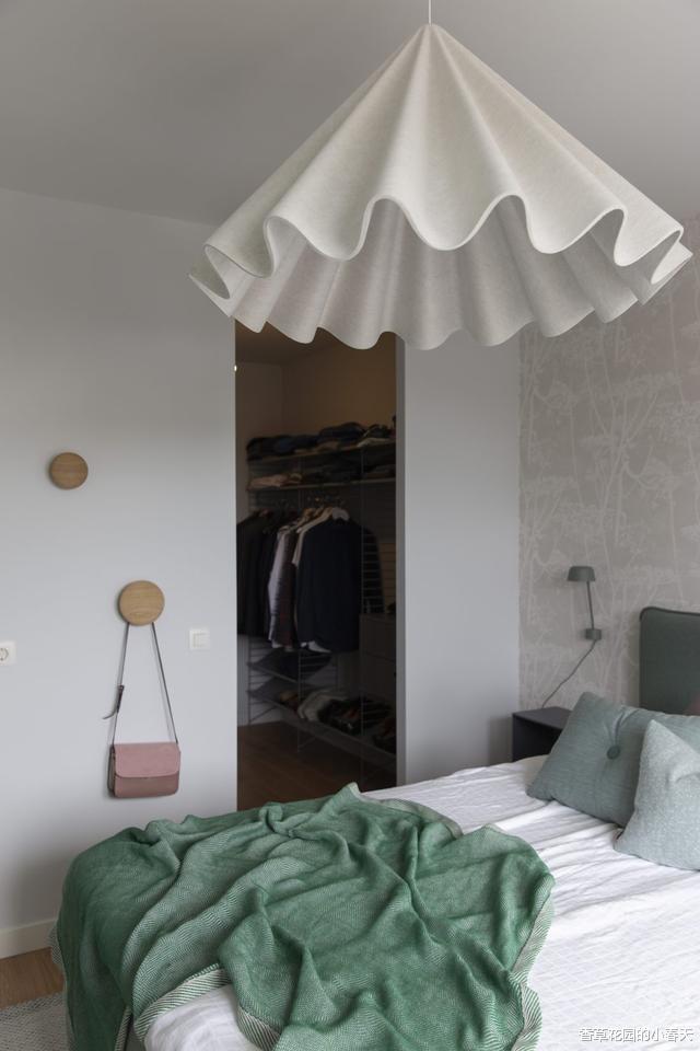 |沙发不靠墙,门夹柜子中,佩服这家业主,干了我一直想干的事