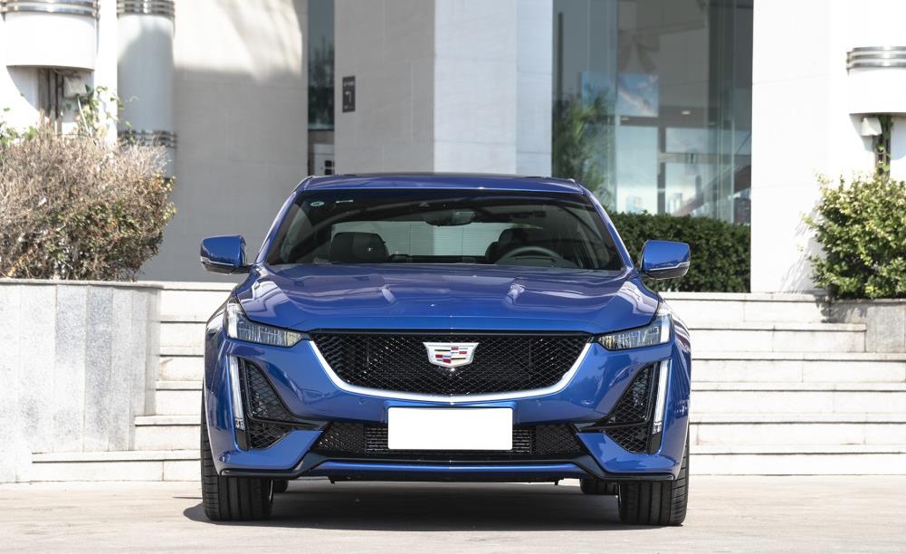 【凯迪拉克】为什么花35万买凯迪拉克CT5？车主：颜值与实力并存，但油耗偏高