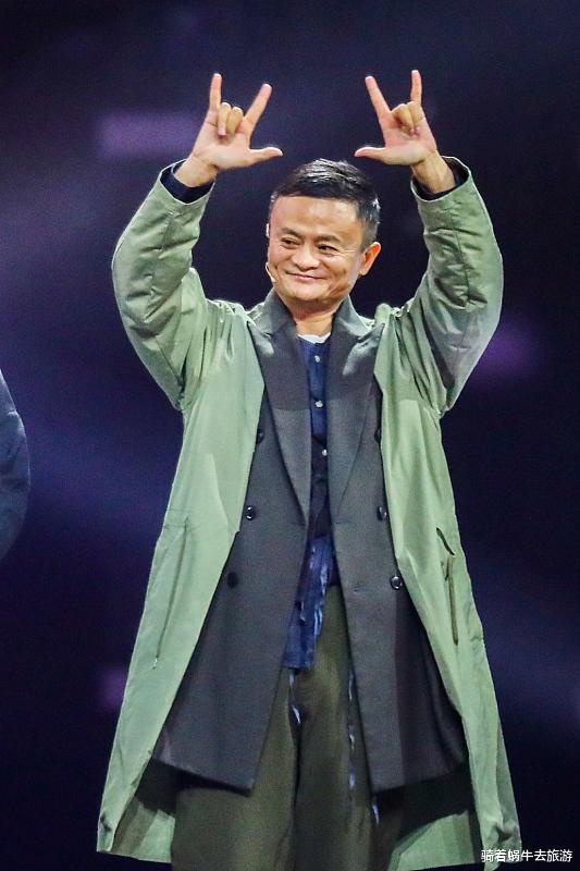 钉钉|3亿用户的钉钉能“干掉”10亿用户的微信吗?