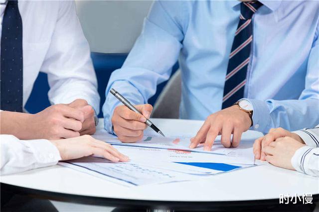 『』和领导相处不要太聪明，尤其是这3件事能装傻就装，千万别显露