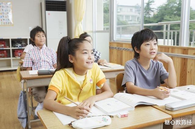 考试|小学生冒充家长签字火了，家长气得火冒三丈，老师看后忍俊不禁