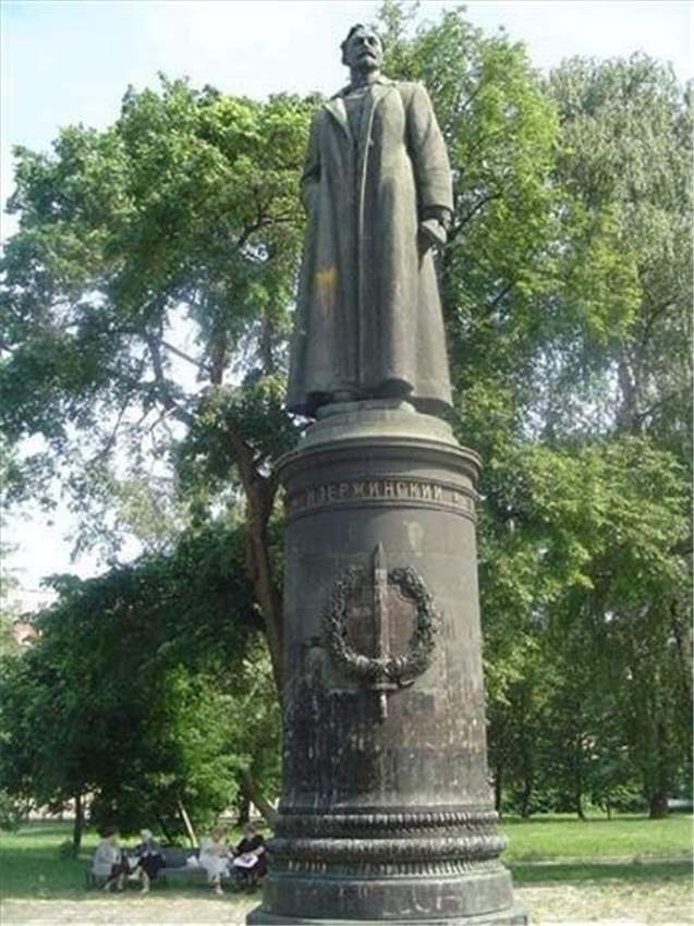 他是俄羅斯總統的偶像，蘇聯解體時他的雕像被推倒，普京：重塑-圖4