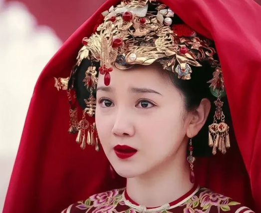 陈小纭|陈小纭力压张艺凡成冠军，网友调侃除了不会挑男友，她什么都会