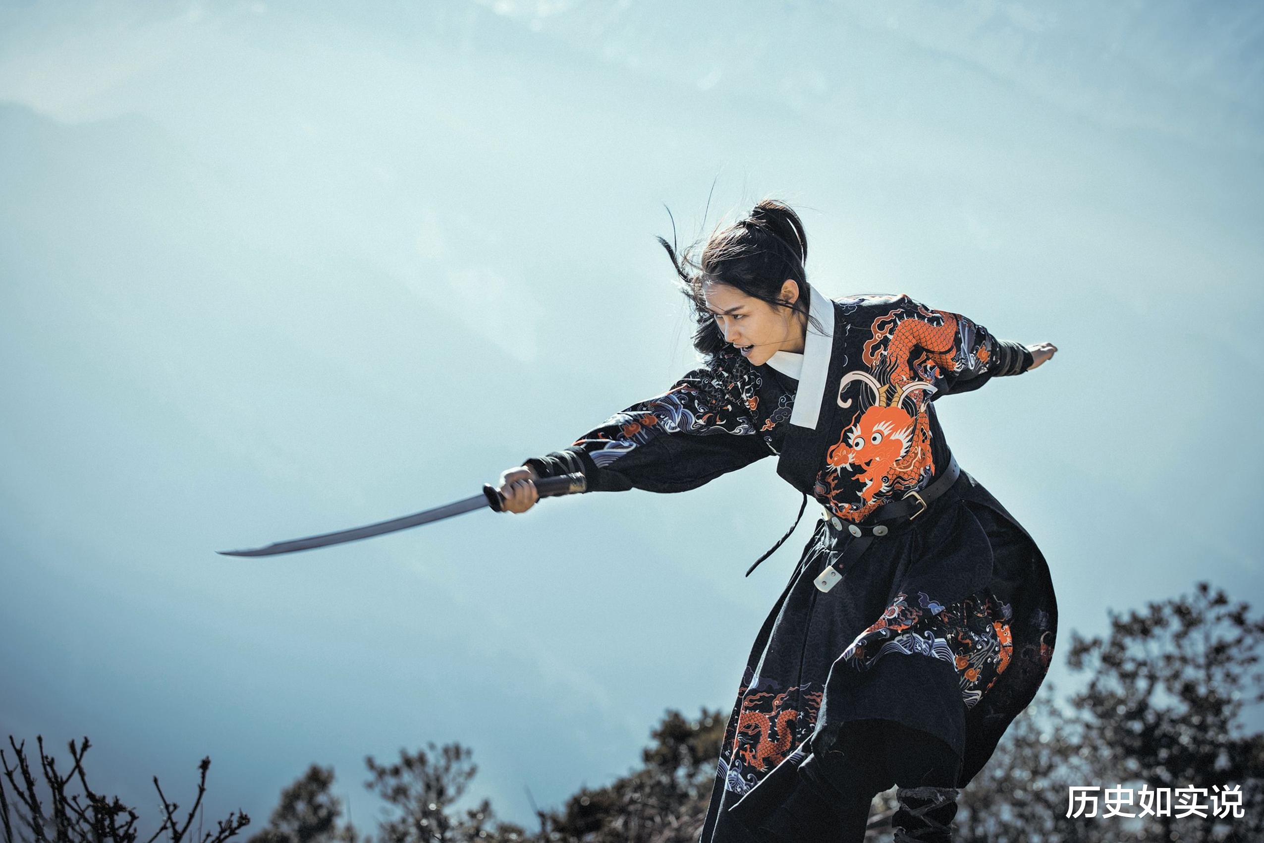 【长征】“盗墓贼”曹操盗了一座墓养活全军三年之久，他到底挖开了谁的陵墓