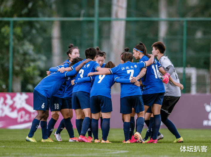 |27分钟连丢3球！女足领头羊创耻辱纪录，队长开吼，当红国脚失点