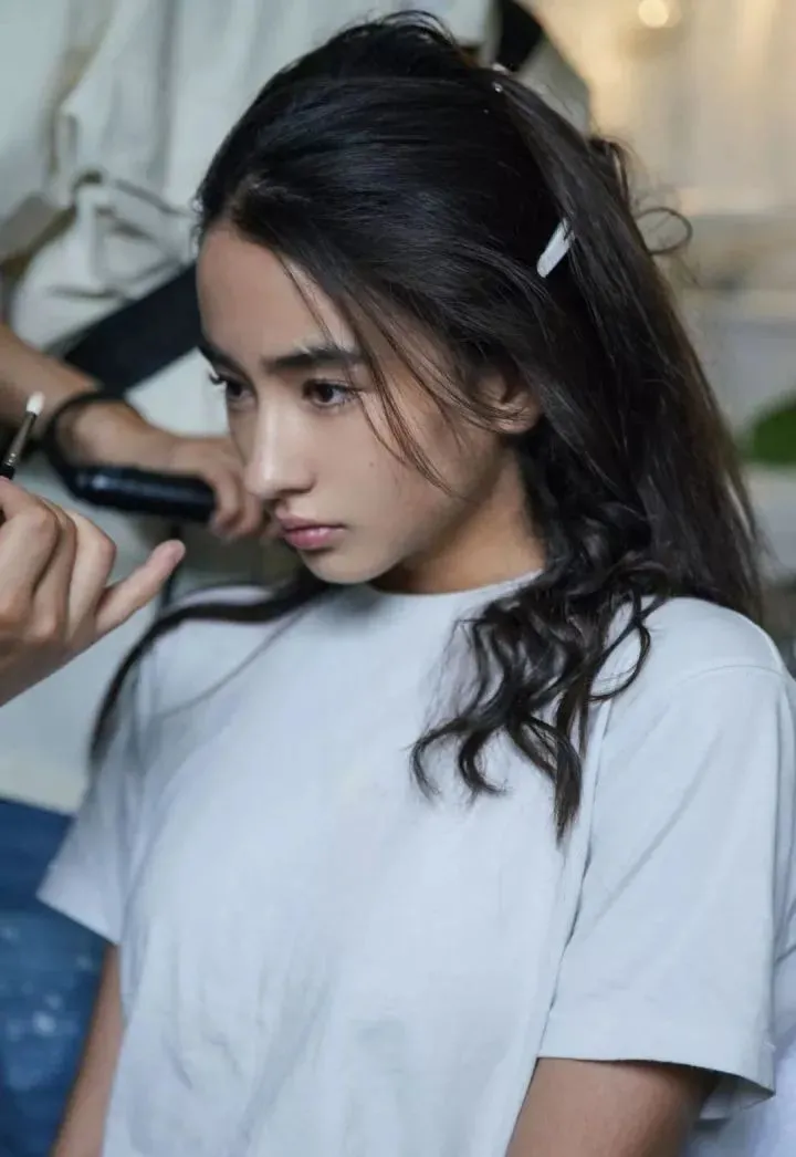 娇兰|不是星二代，她的背景却碾压所有人