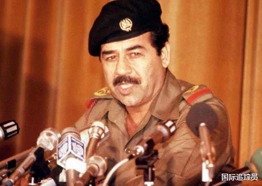 美国@萨达姆将800架战机藏入沙漠，却不用来对付美国，如今才知多高明