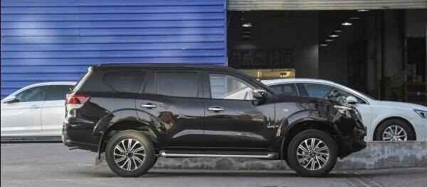 【丰田普拉多】号称不输普拉多，却一年才卖出1万辆，无奈跌到15万，仍没人理