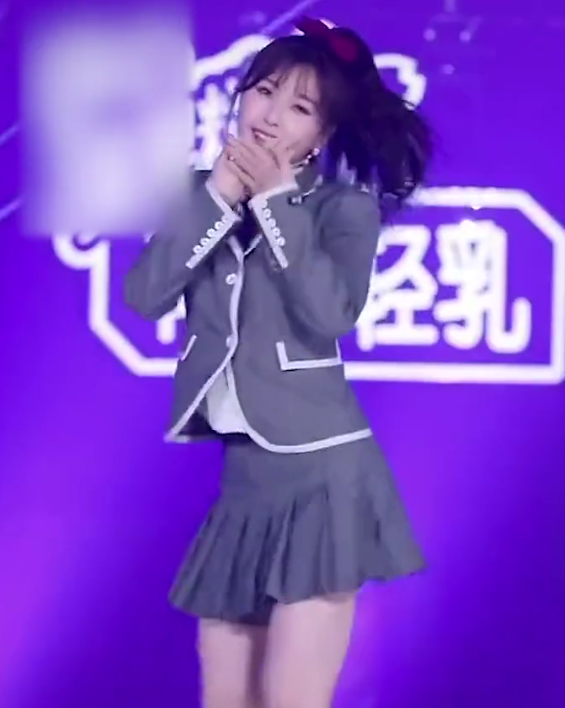 许佳琪@青你2主题曲直拍,虞书欣可爱,许佳琪有气质,上官喜爱令我看傻眼!