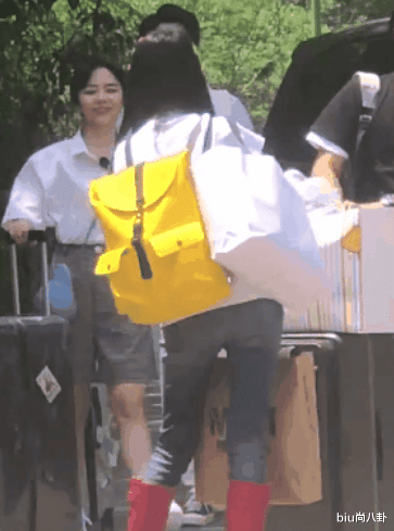 『谭松韵』谭松韵走出妈妈去世阴影，为出镜瘦到撑不起裙子，生图比郑爽还美