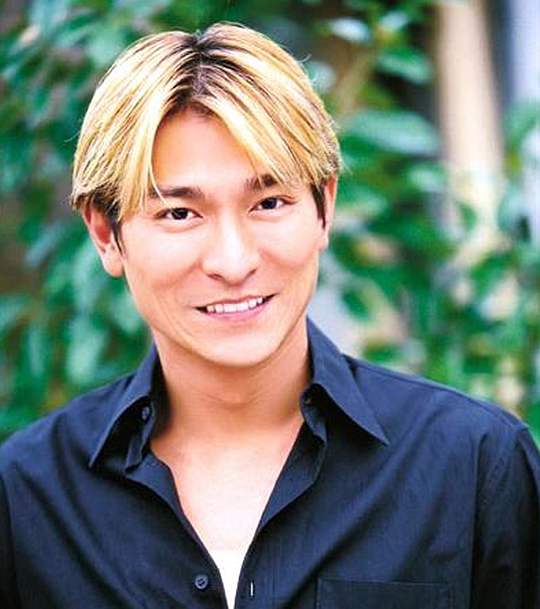 邓伦：刘德华的一个电影合约要求，引起很多导演的反感，你认同华仔吗