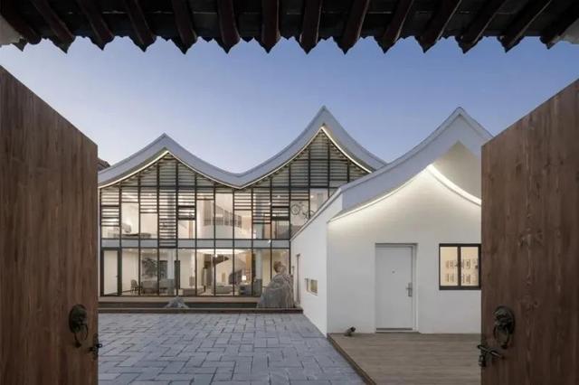 水帘洞：371m2现代极简别墅，舒适文艺的空间，安静惬意舒适