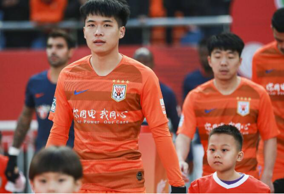 山东鲁能@噩耗！鲁能98妖星训练中意外受重伤，新赛季中超或已提前报销