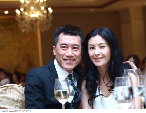 伍咏薇|21岁嫁51岁富豪，婚后13天守寡继承数亿遗产，今依旧美丽