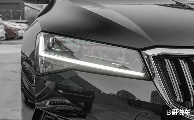 「斯柯达速派」\13万德系B级车\，2.0T能7s破百+大掀背！实力吊打迈腾却没人懂！