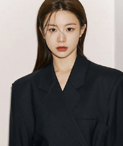 网红脸|“没有特色”却能成为韩国整容模板，她的脸可比网红脸好看多了