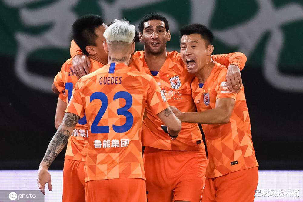 山东鲁能|争议判罚！鲁能将帅苦苦哀求 我们只想能公平的比赛！