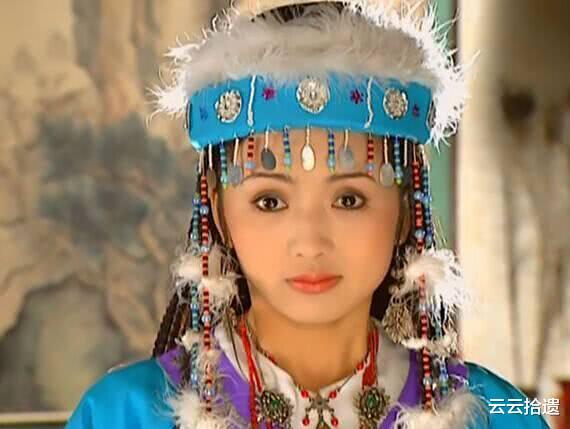 「乾隆」史上真实的香妃有多受宠?27岁入宫牌子被翻掉漆,死后乾隆罢朝三天